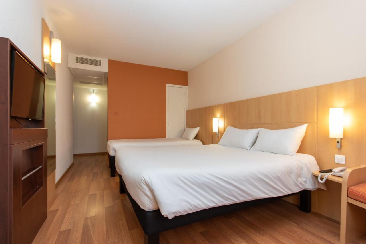 Ibis 3*